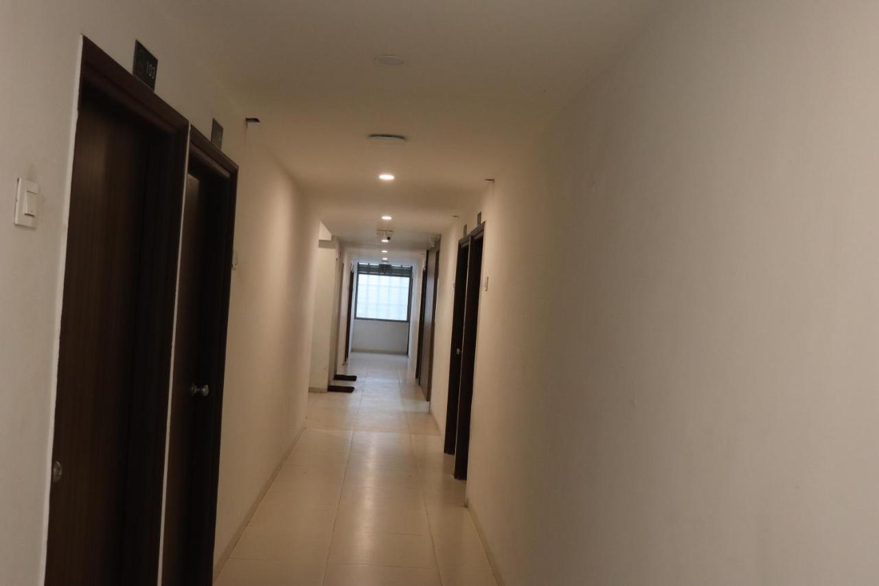 Hotel New Samrat Aurangabad  Buitenkant foto