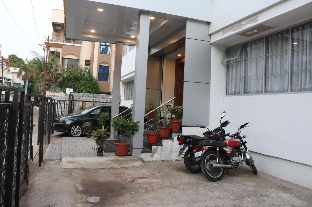 Hotel New Samrat Aurangabad  Buitenkant foto