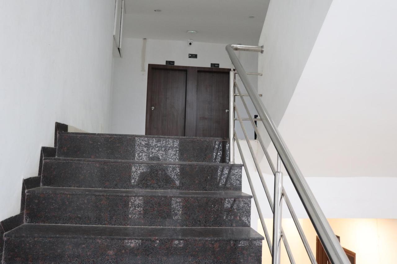 Hotel New Samrat Aurangabad  Buitenkant foto