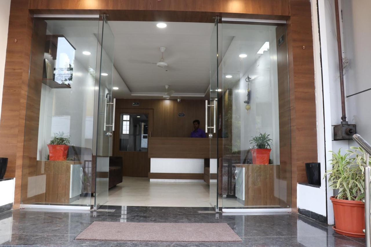 Hotel New Samrat Aurangabad  Buitenkant foto