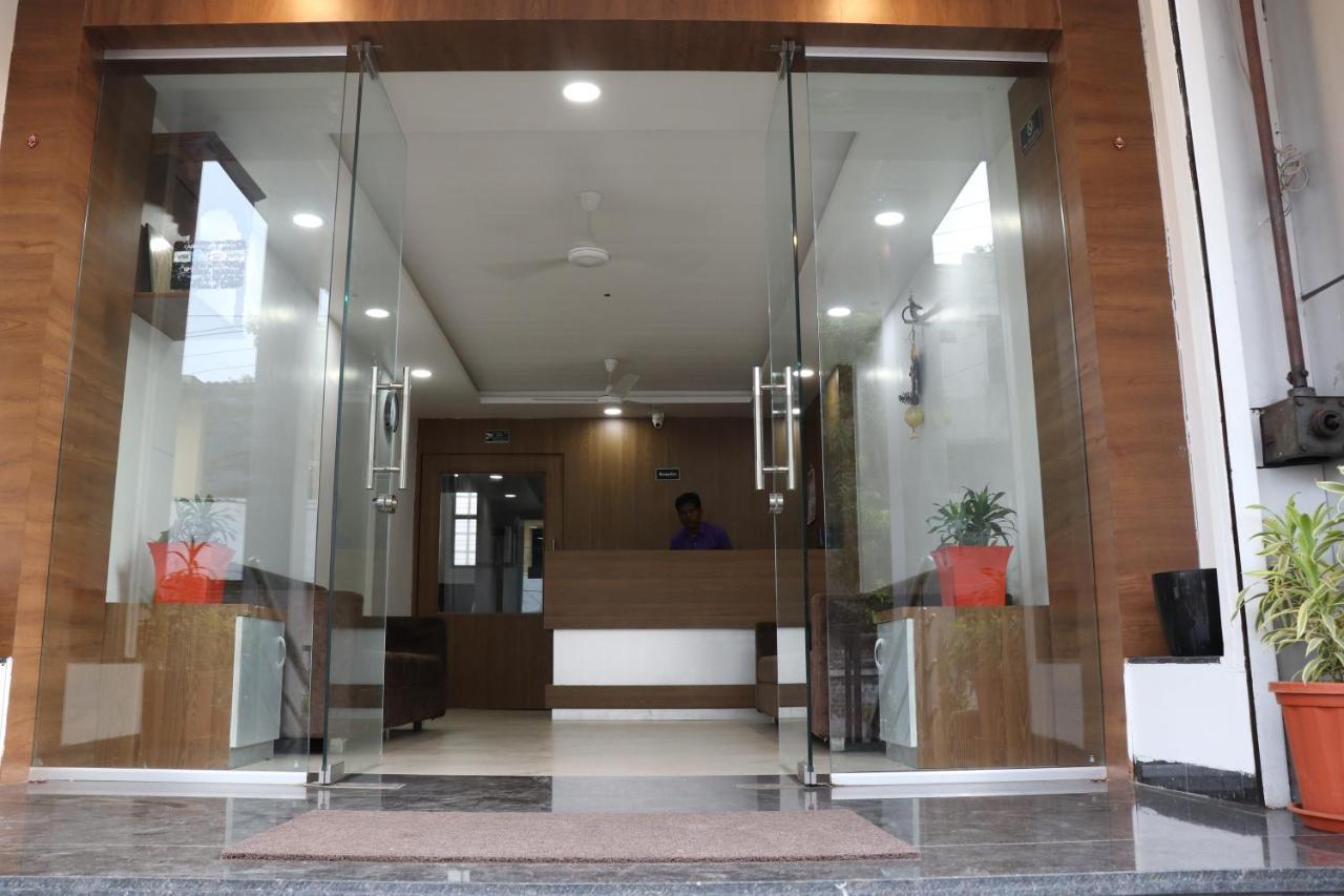 Hotel New Samrat Aurangabad  Buitenkant foto