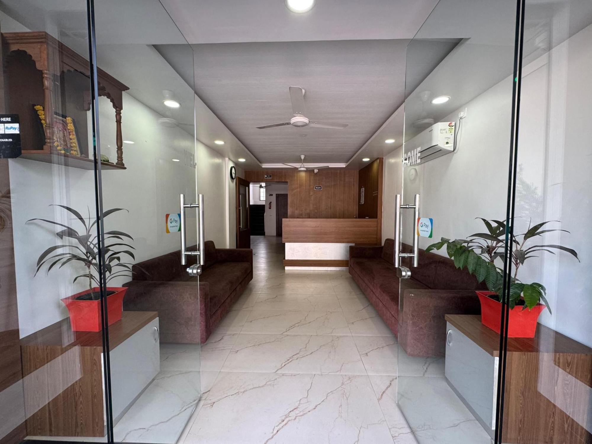 Hotel New Samrat Aurangabad  Buitenkant foto