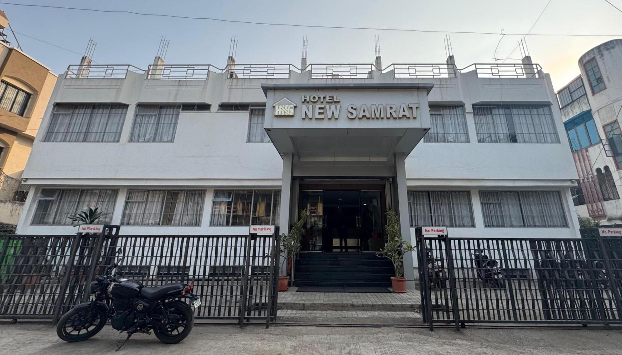 Hotel New Samrat Aurangabad  Buitenkant foto