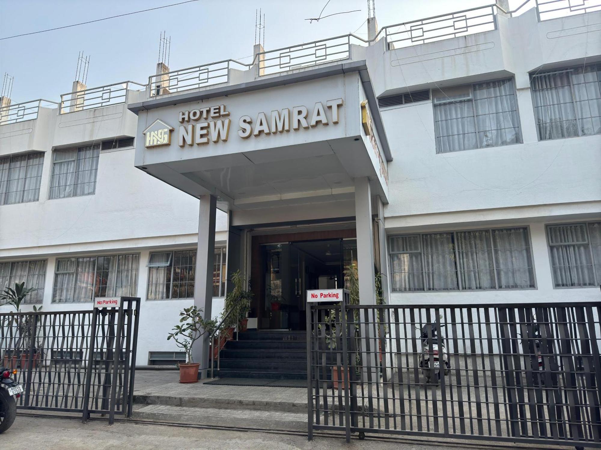 Hotel New Samrat Aurangabad  Buitenkant foto